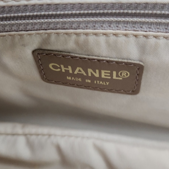 Authentic Chanel Bowling, Travel Line Bag - Picture 8 of 16